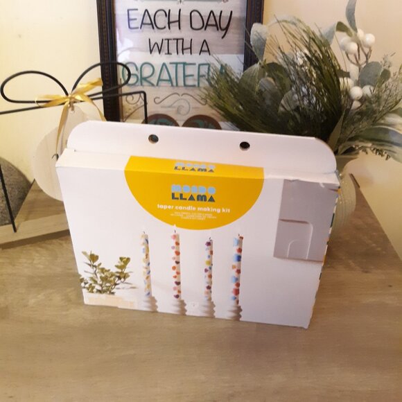 Colorful Taper Candle Making Kit - Mondo Llama - Picture 6 of 11